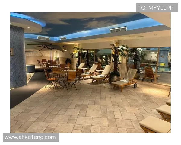 泳池魅力全展现：如何选择适合自己的游泳衣让夏日更清爽舒适